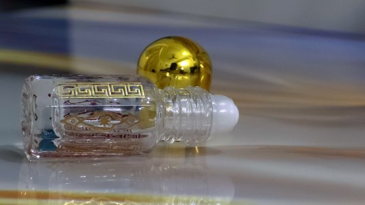 Exquisite Attar - Rich Oriental Oudh Perfume Oil - Long Lasting, Alcohol-Free Fragrance for Men & Women